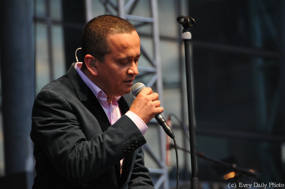 Evry Daily Photo - Fete de la Musique Evry 2010 - Yuri Buenaventura - large - 4735458550.jpg